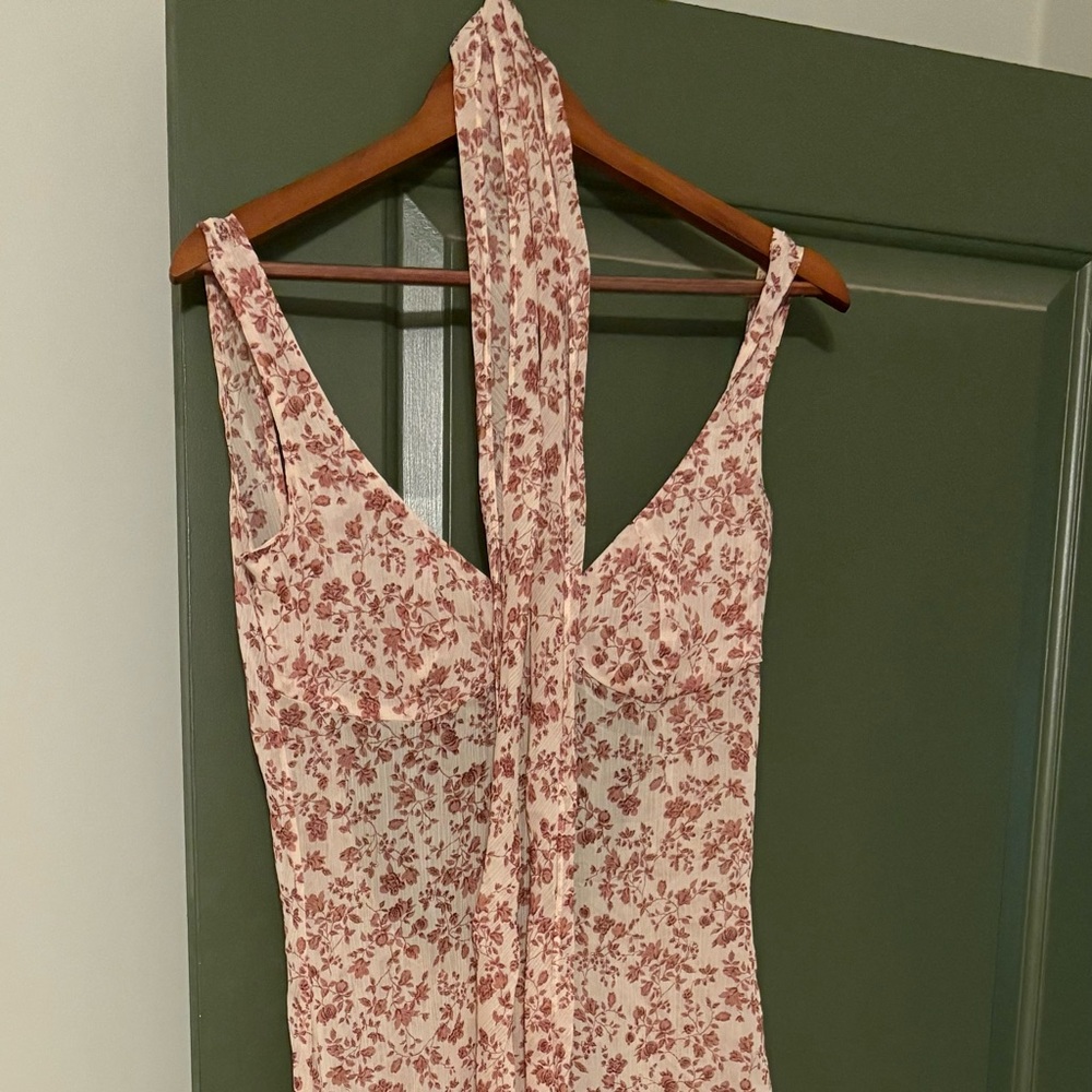 Chic Backless Floral Dress in Pink